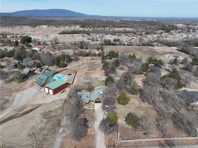 21894 Cedar Hill, Howe, OK 74940
