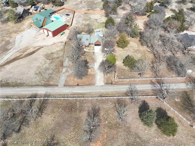 21894 Cedar Hill, Howe, OK 74940