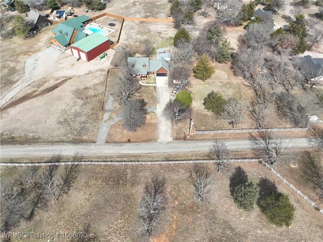 21894 Cedar Hill, Howe, OK 74940