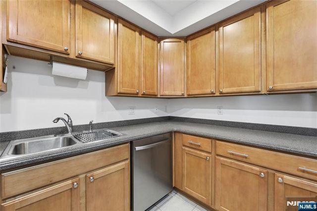 1 Orient Way 204, Rutherford, NJ 07070