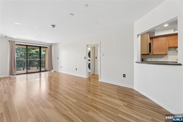 1 Orient Way 204, Rutherford, NJ 07070