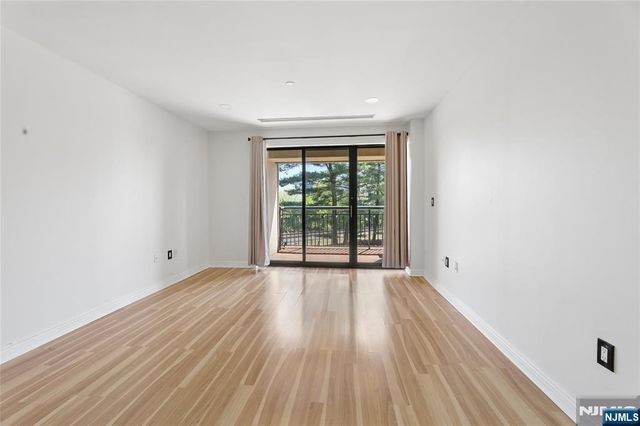 1 Orient Way 204, Rutherford, NJ 07070