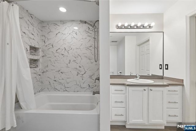 1 Orient Way 204, Rutherford, NJ 07070