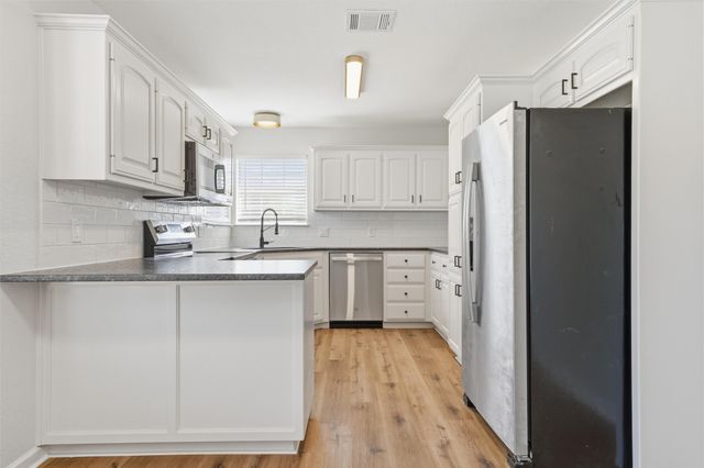 248 Parkhaven Drive, Woodway, TX 76712