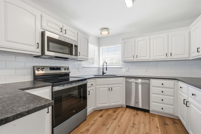 248 Parkhaven Drive, Woodway, TX 76712