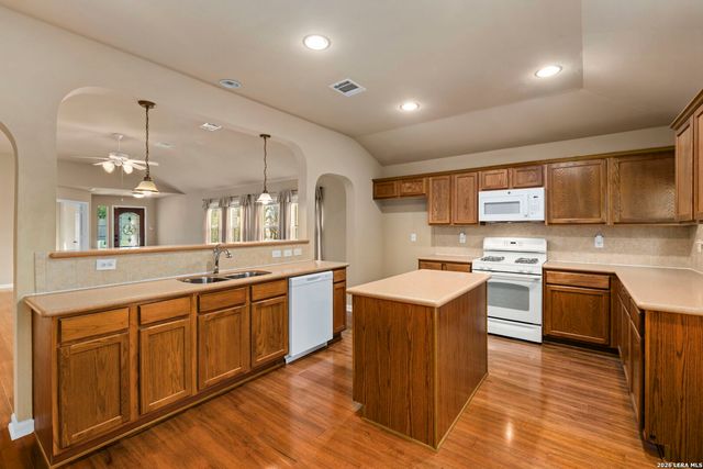 2111 Mountain Mist, San Antonio, TX 78258