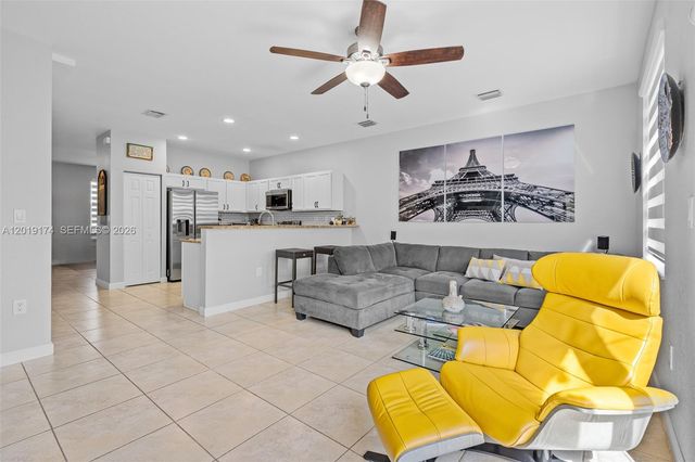 9133 SW 227th St 5, Cutler Bay, FL 33190