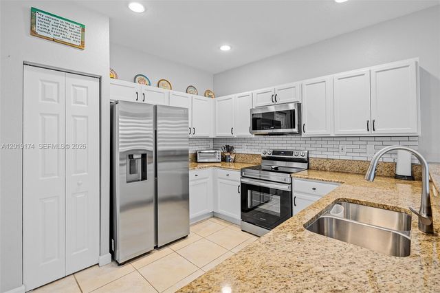 9133 SW 227th St 5, Cutler Bay, FL 33190