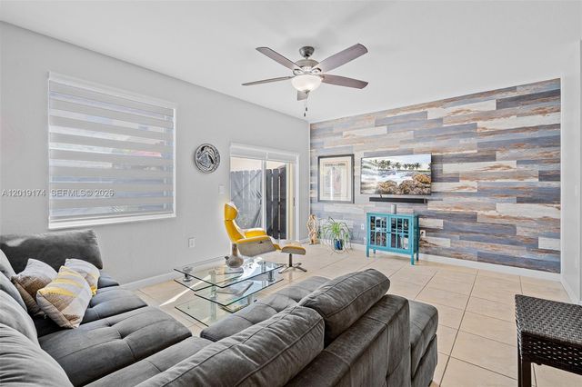 9133 SW 227th St 5, Cutler Bay, FL 33190