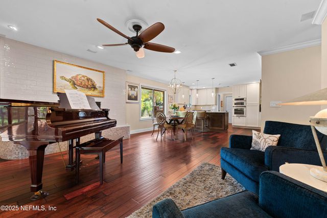 8034 GREEN GLADE Road, Jacksonville, FL 32256