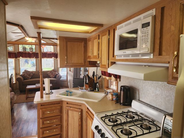 42 Pierce Road, Preston, CT 06365