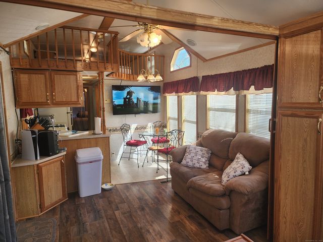 42 Pierce Road, Preston, CT 06365