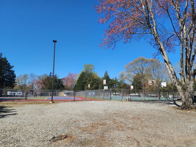 42 Pierce Road, Preston, CT 06365