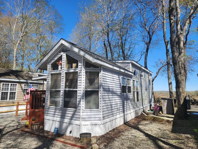 42 Pierce Road, Preston, CT 06365