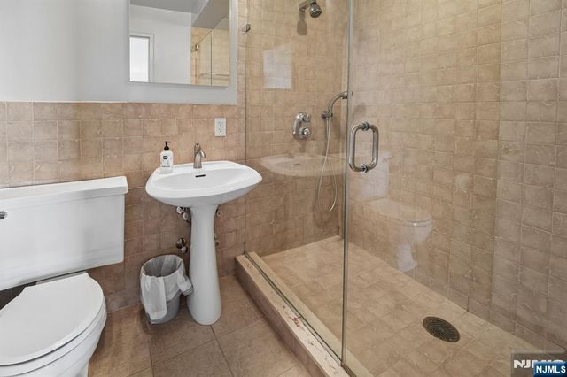 3 Horizon Road 1422, Fort Lee, NJ 07024