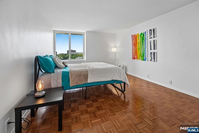 3 Horizon Road 1422, Fort Lee, NJ 07024