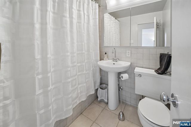 3 Horizon Road 1422, Fort Lee, NJ 07024