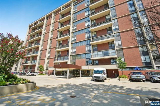 3 Horizon Road 1422, Fort Lee, NJ 07024