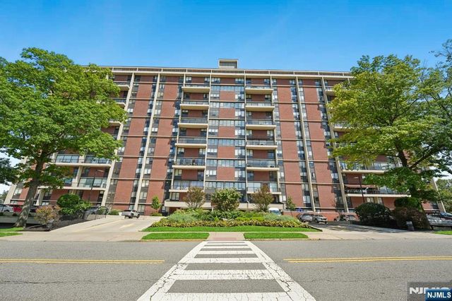 3 Horizon Road 1422, Fort Lee, NJ 07024