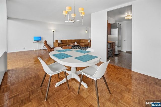 3 Horizon Road 1422, Fort Lee, NJ 07024