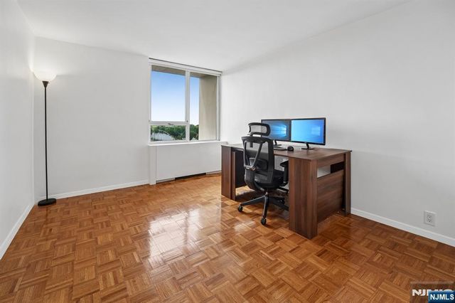 3 Horizon Road 1422, Fort Lee, NJ 07024