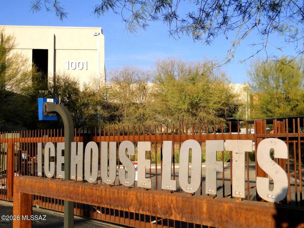 Image 1 of property listing at 1001 E 17th St Apt 108, Tucson, AZ 85719