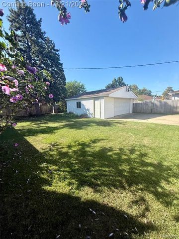 3811 Syckelmoore, Trenton, MI 48183