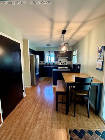 3811 Syckelmoore, Trenton, MI 48183