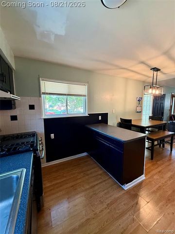 3811 Syckelmoore, Trenton, MI 48183