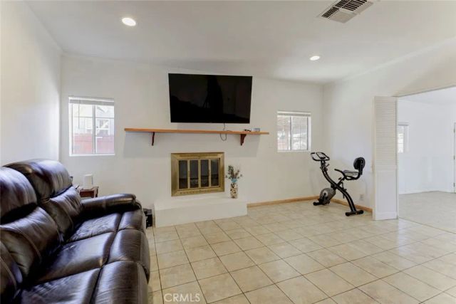 1335 N Niagara Street, Burbank, CA 91505