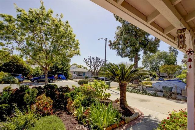 1335 N Niagara Street, Burbank, CA 91505