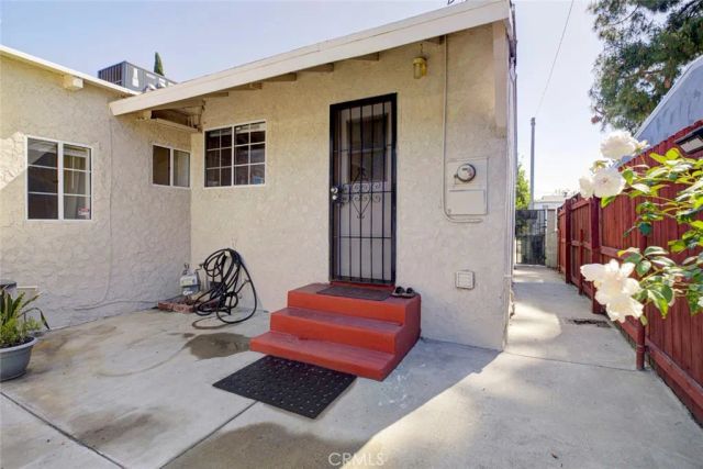 1335 N Niagara Street, Burbank, CA 91505