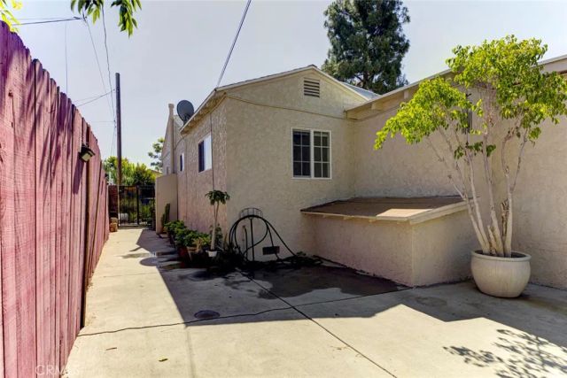1335 N Niagara Street, Burbank, CA 91505