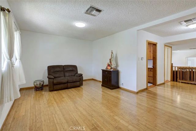 1335 N Niagara Street, Burbank, CA 91505