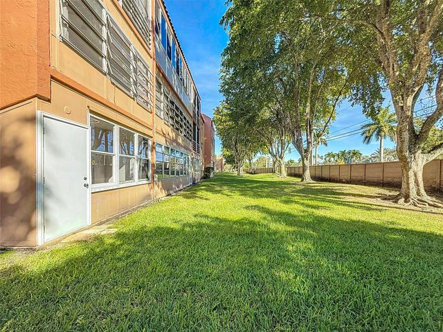 8818 W Mcnab Road 103, Tamarac, FL 33321