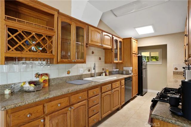 526 N Emerald Drive, Orange, CA 92868