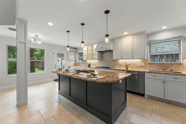 14115 River Forest Drive, Houston, TX 77079
