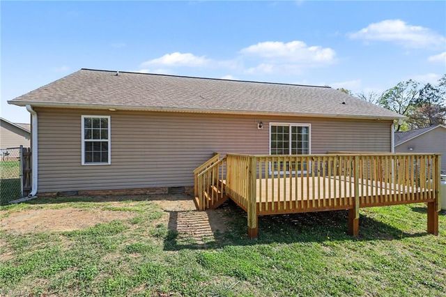 126 Camino Drive, Thomasville, NC 27360