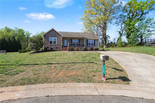 126 Camino Drive, Thomasville, NC 27360