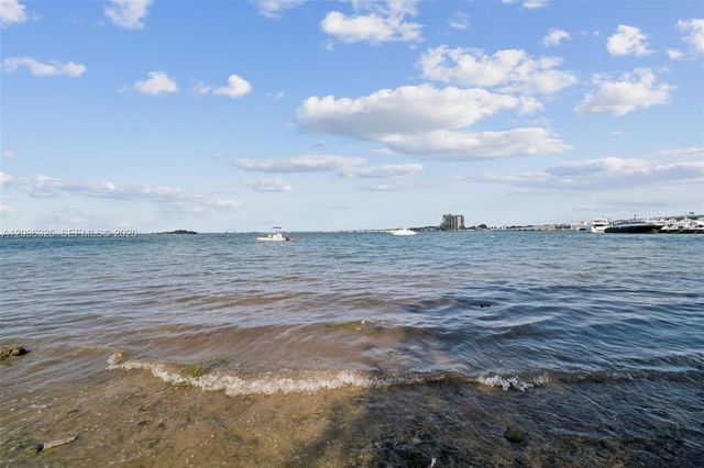 1750 N Bayshore Dr 4315, Miami, FL 33132