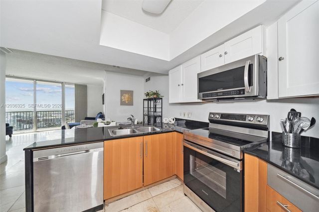1750 N Bayshore Dr 4315, Miami, FL 33132