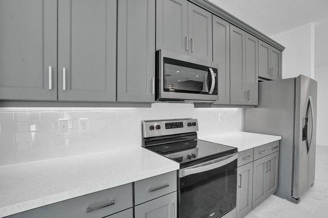 612 Parsons Way, Deerfield Beach, FL 33442