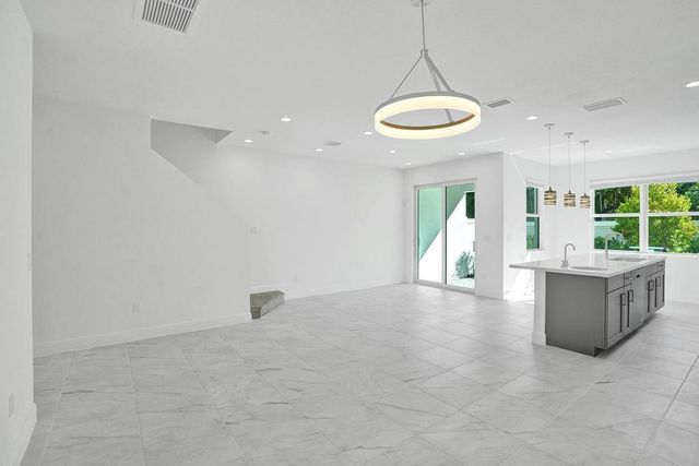 612 Parsons Way, Deerfield Beach, FL 33442