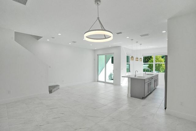 612 Parsons Way, Deerfield Beach, FL 33442