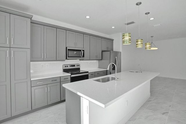 612 Parsons Way, Deerfield Beach, FL 33442