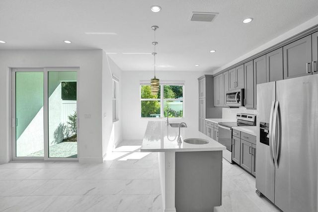 612 Parsons Way, Deerfield Beach, FL 33442