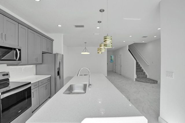 612 Parsons Way, Deerfield Beach, FL 33442