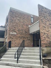 1806 Hemlock Place 204, Schaumburg, IL 60173