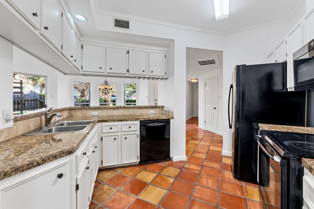 5711 Taylor Draper CV B, Austin, TX 78759