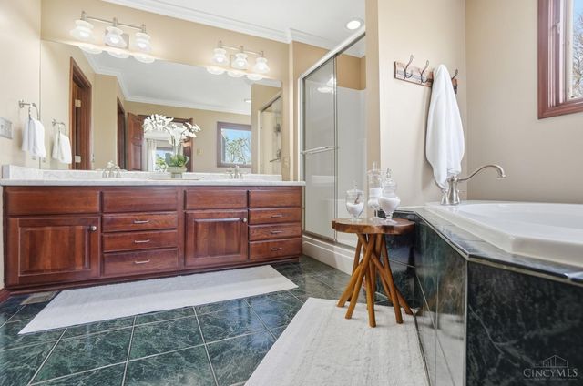 1 Pendle Point, Miamisburg, OH 45342